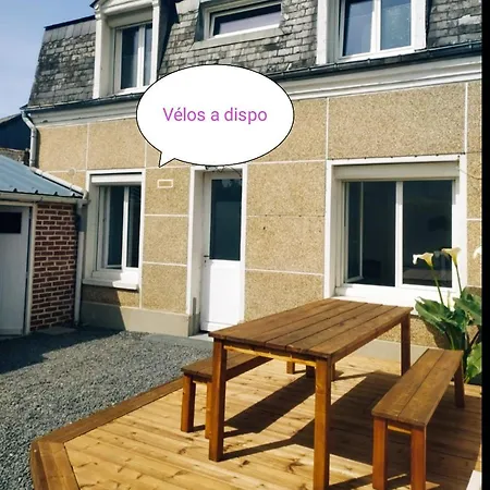 Le Nid Colas Cour Au Sud Velos A Dispo 度假居