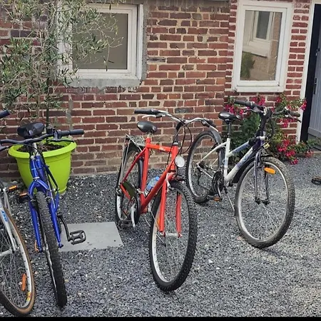 Le Nid Colas Cour Au Sud Velos A Dispo 度假居 *